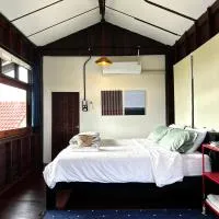 Ponko Home, מלון בBan Si Than