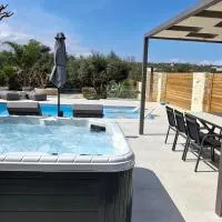 Amare suite 2, ξενοδοχείο στα Περιβόλια