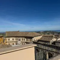 Appartamento panoramico nel cuore di Fermo, hotel em Fermo