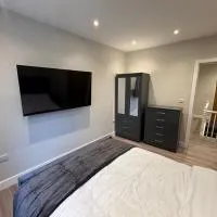 Brand New Luxury Centrally Located 2BR Apartment、Horninglowのホテル