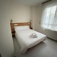Hostal Libertad, hotel v destinácii Villadangos del Páramo