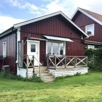 Charming Red Farmhouse Near Forsheda, hotel v destinácii Krokom