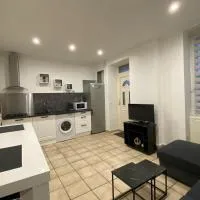 Appartement centre-ville Parking gratuit-Wifi, Hotel in Le Creusot
