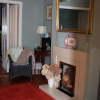 Monkstown Private House Homestay, hotel in Dun Laoghaire