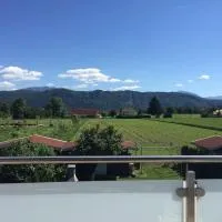 Stylisches Haus in Klagenfurt mit Bergblick, готель у місті Клагенфурт