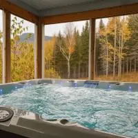Lakeside Getaway #3 Spa Sauna Firepit, hotel en Sainte Brigitte de Laval