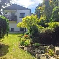 Noclegi Jaroszowice: Jaroszowice şehrinde bir otel