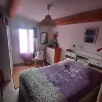 Là Maison Haute, hotel en Faucon