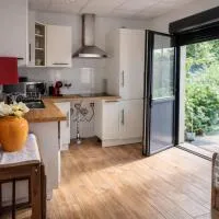 Channel-Appartement cosy avec piscine, jardin & nature aux portes de Paris, hotel di Saint-Maurice