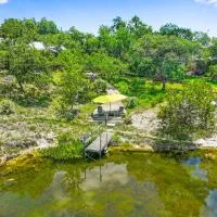 Creekside Vista Escape - Cabin, hotel em Wimberley