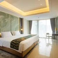 Louis Kienne Hotel Cikarang, מלון בצ'יקראנג