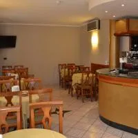 Hotel Cavour، فندق في آستي