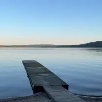 Sjönära stuga i flogned, hotell i Åmotfors