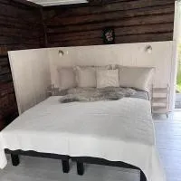 Aadu Holiday Farm, hotel v destinaci Suur-Rootsi