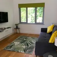 Lime Tree-Gorgeous flat with parking & court yard – hotel w mieście Millbrook