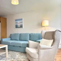 Harbour Haven Cobh- Sea & Cathedral View Apartment, hotel di Cobh