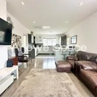 Iconic Classic 3-Bedroom Flat, hotel v destinaci The Hyde