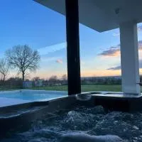 Villa You & Me, viešbutis mieste Smoljanci