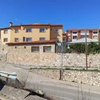 La murallita de Aroa, hotel en Cañete