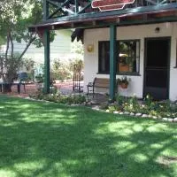 Kern Riverfront Lodge, hotelli kohteessa Kernville