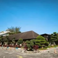 Thong's Inn Hotel Kualanamu، فندق في ميدان
