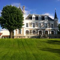 Eclosion Château Hôtel & Restaurant, hotel di Saint-Paul-en-Jarez