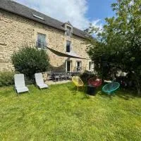 Gîte à la campagne - 12 personnes, hotel v mestu Calorguen