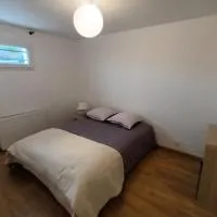 Chambre indépendante avec Kitchenette et sdb、Le Pellerinのホテル