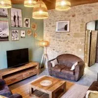 Maison de charme avec terrasse et climatisation - Uzes, hotel u gradu 'Arpaillargues-et-Aureillac'