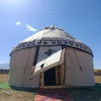 eco house "QUMUSH YURT", hotelli kohteessa Song-Kul