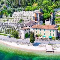 Prà de la Fam Hotel & Apartments, hotel en Tignale
