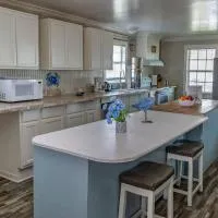 Blue Dolphin Inn and Cottages, hotel i Grand Isle