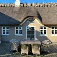 Romantisk bondehus, hotel em Strandby