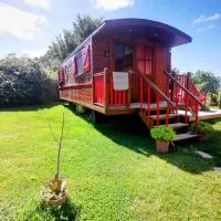 La Roulotte du Cagire - 3-4 pers - Pyrénées, hôtel à Villeneuve-de-Rivière