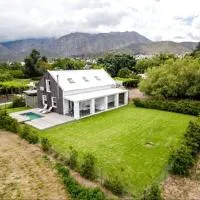 The Barn On 62 - Cottages, Hotel in Montagu