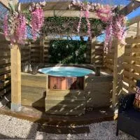 Luxury Cabin With Hot Tub, hotel v destinaci Prestatyn