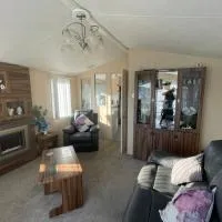 Large 3 bedroom holiday home, hotel u gradu 'Gunton'