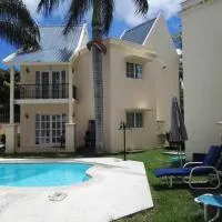 Maison familiale confortable proche de la plage, hotel a Pereybere