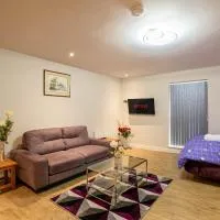 Urban Nest 1 Bed Apartment, hotel in Midland