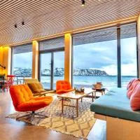 Exclusive Beach House Ramberg - Your Private Oasis, hotel Rambergben