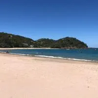 Birdsong Bach Whangaumu Bay Tutukaka โรงแรมในตูตูคาคา