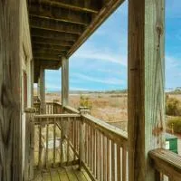 Surf City Beachcomber Bungalow motel-Pet Friendly، فندق في سيرف سيتي
