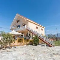 Guesthouse 3 Diamonds, hotell i Omarë