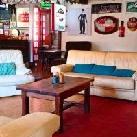 Au Moulin des Prés - Gîte 15 couchages au bord de l'eau, hotel en Croissy-sur-Celle