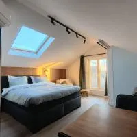 Cetti's Lodge - met privé sauna، فندق في Nieuwkoop