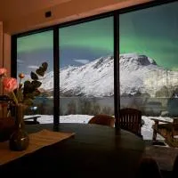 LyNora - A private fjord retreat、Indre Ravelseidetのホテル