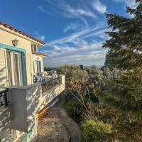 Olive Grove House: K&aacute;mpos şehrinde bir otel