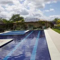 APT Completo - Suíte - 2 Ar-condicionados, Wi-FI, Piscina, garagem, portaria - aconchegante, hotel u gradu Karuaru