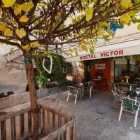 Hostal Victor, מלון בOliana