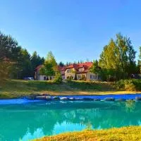 Dworek Na Uboczu, hotel i Sulicice